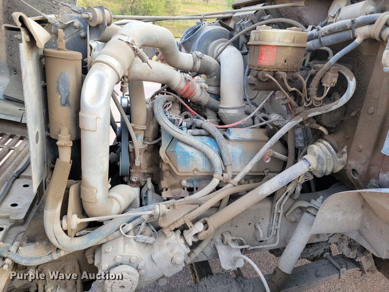 image for item JC9568 1996 International 4700  fuel truck