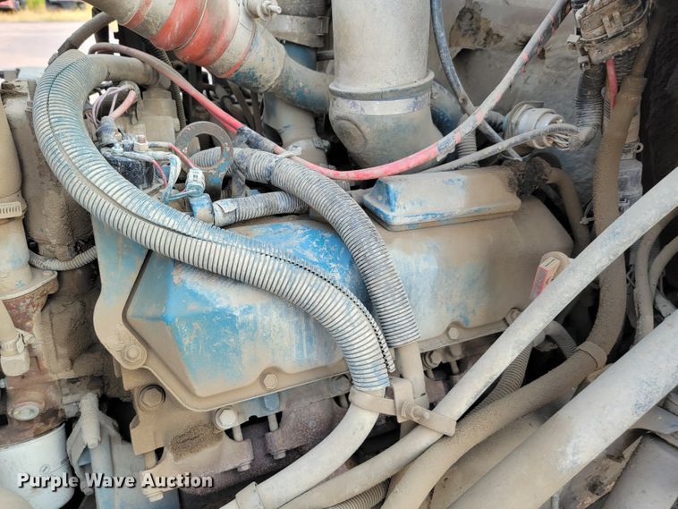 image for item JC9568 1996 International 4700  fuel truck