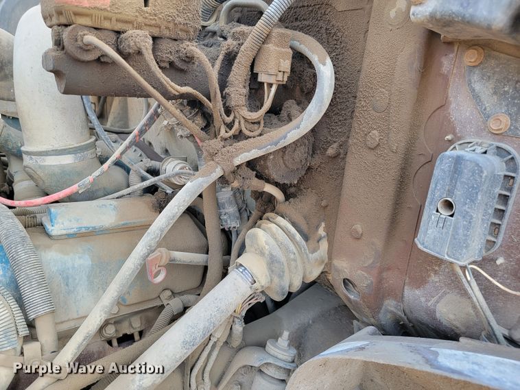 image for item JC9568 1996 International 4700  fuel truck