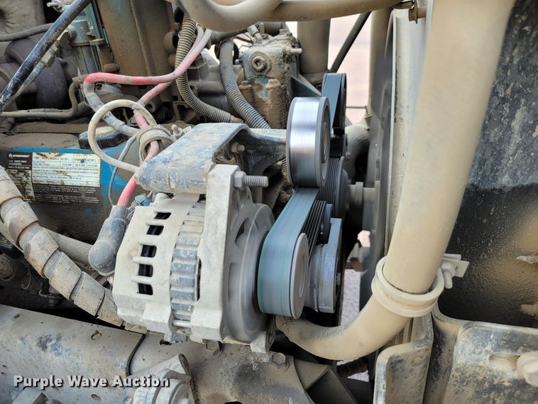 image for item JC9568 1996 International 4700  fuel truck