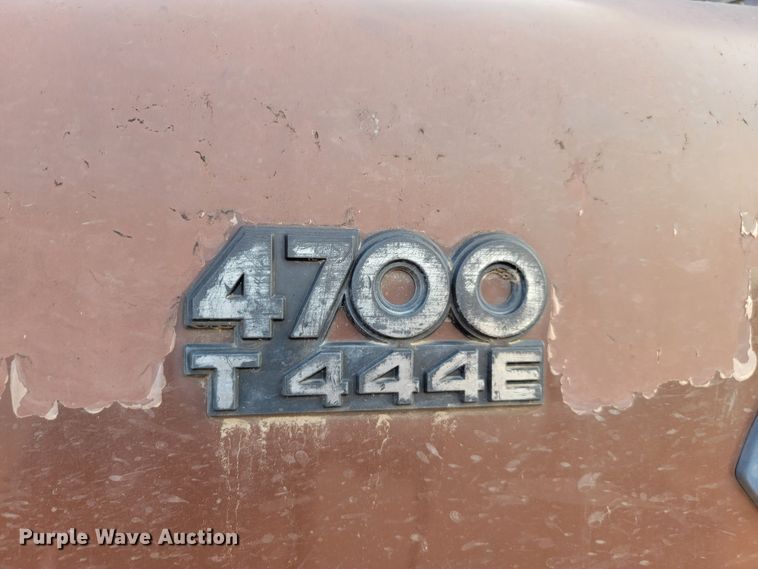 image for item JC9568 1996 International 4700  fuel truck