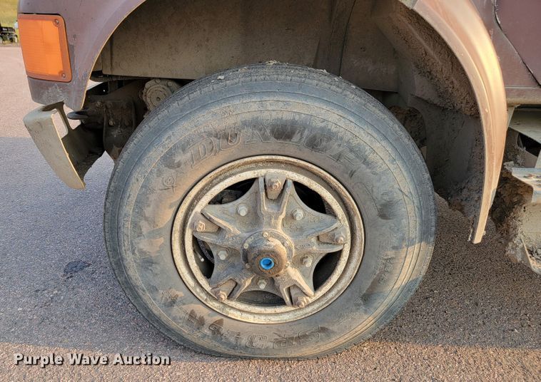 image for item JC9568 1996 International 4700  fuel truck