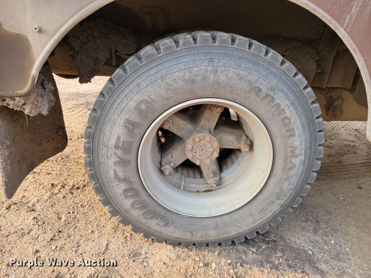 image for item JC9568 1996 International 4700  fuel truck