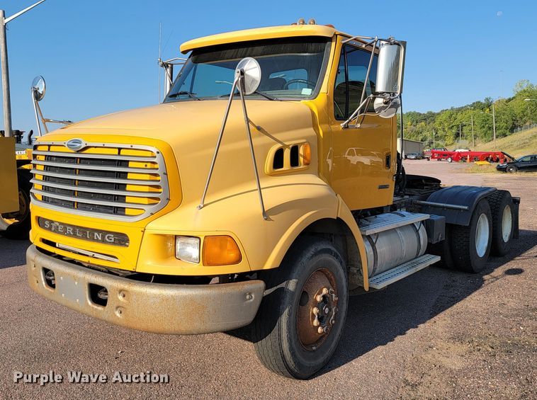 image for item JC9595 2001 Sterling LT4500  semi truck