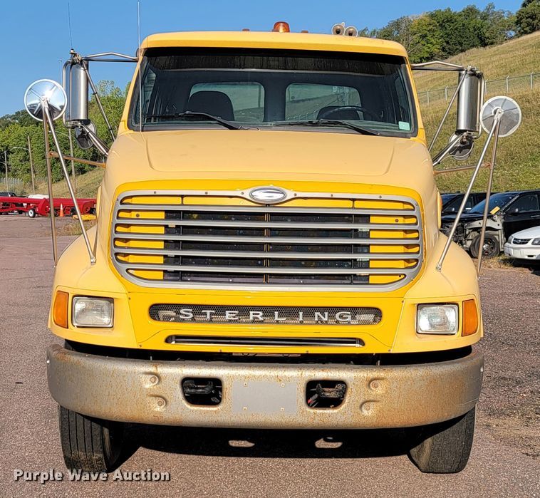 image for item JC9595 2001 Sterling LT4500  semi truck