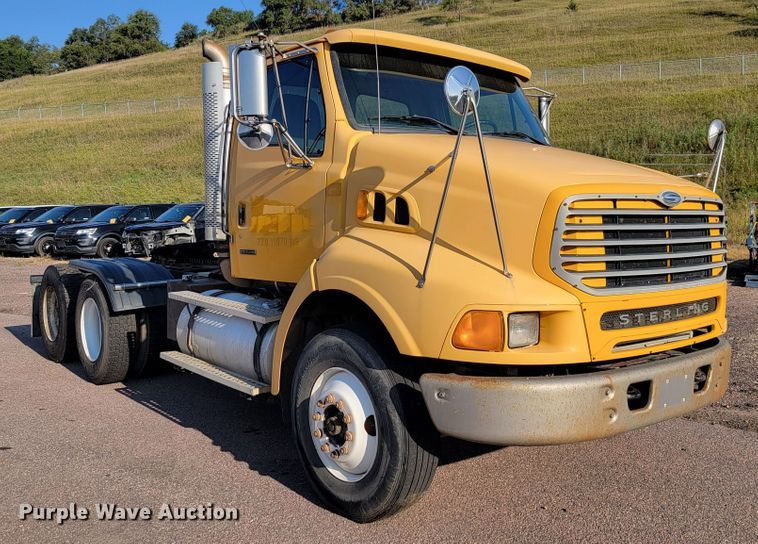 image for item JC9595 2001 Sterling LT4500  semi truck