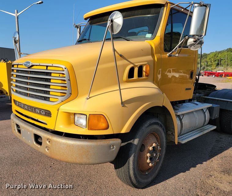 image for item JC9595 2001 Sterling LT4500  semi truck
