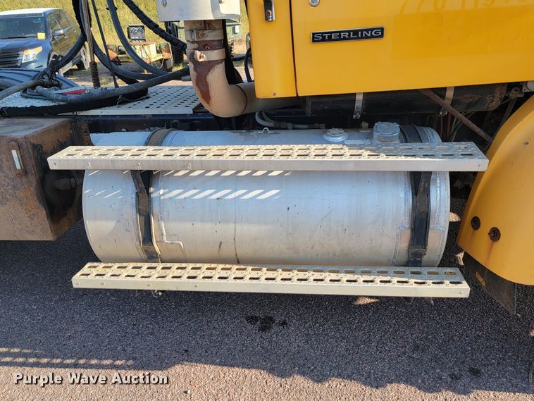 image for item JC9595 2001 Sterling LT4500  semi truck