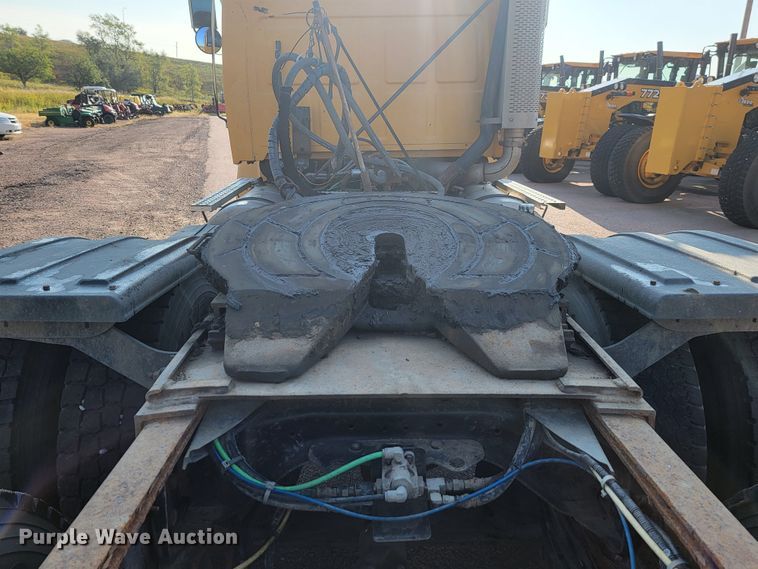 image for item JC9595 2001 Sterling LT4500  semi truck