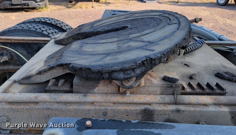 image for item JC9595 2001 Sterling LT4500  semi truck