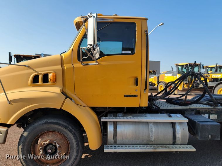 image for item JC9595 2001 Sterling LT4500  semi truck