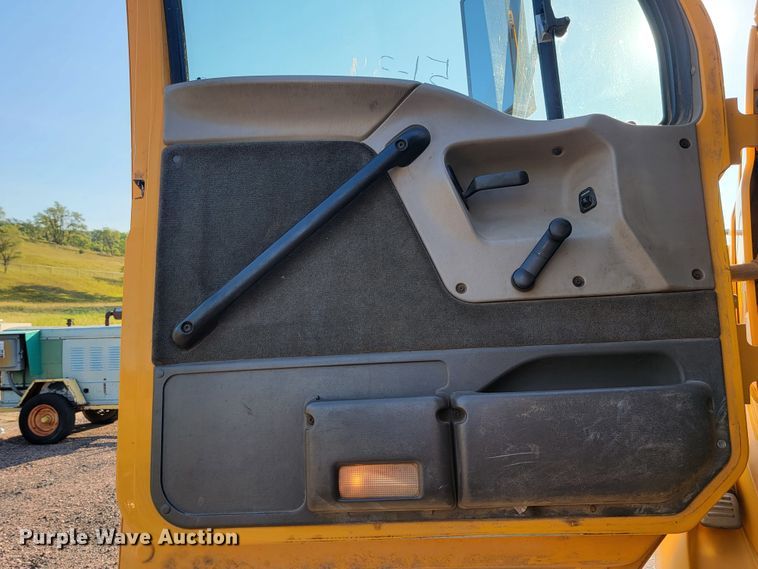 image for item JC9595 2001 Sterling LT4500  semi truck