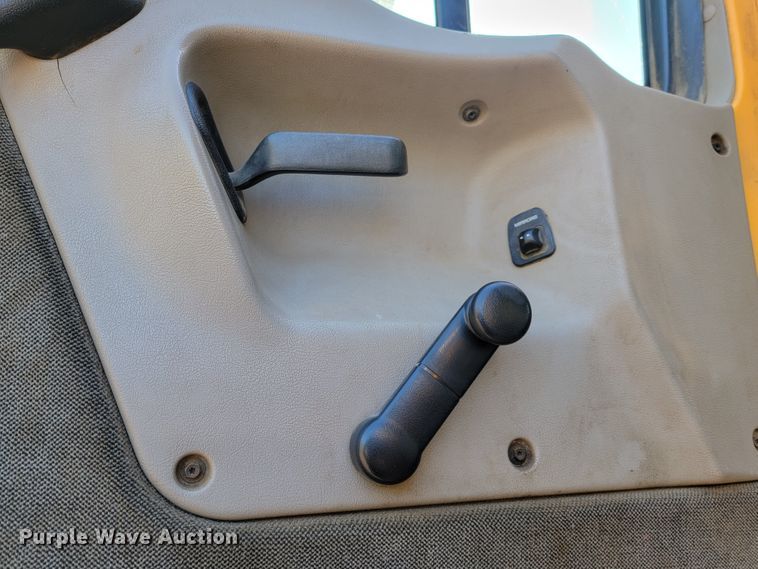 image for item JC9595 2001 Sterling LT4500  semi truck