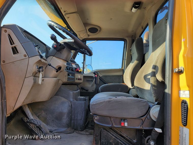 image for item JC9595 2001 Sterling LT4500  semi truck