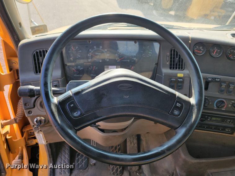 image for item JC9595 2001 Sterling LT4500  semi truck