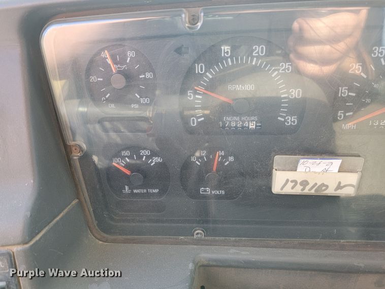 image for item JC9595 2001 Sterling LT4500  semi truck