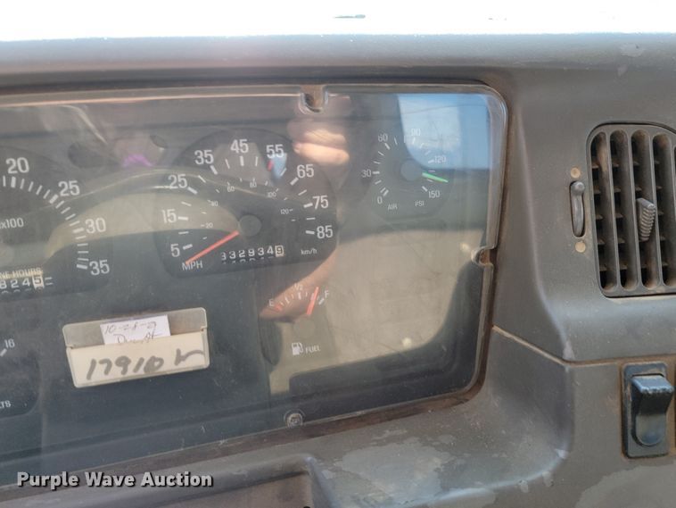 image for item JC9595 2001 Sterling LT4500  semi truck