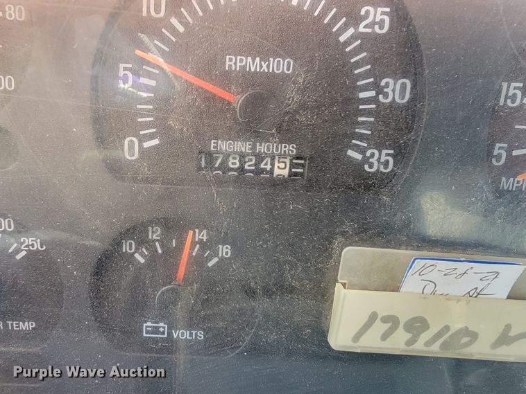 image for item JC9595 2001 Sterling LT4500  semi truck