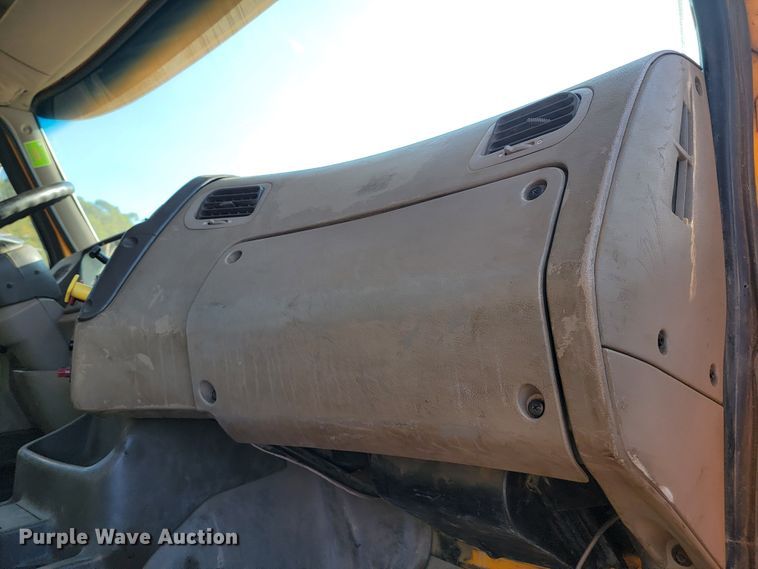 image for item JC9595 2001 Sterling LT4500  semi truck