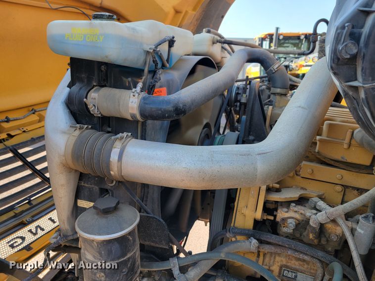 image for item JC9595 2001 Sterling LT4500  semi truck