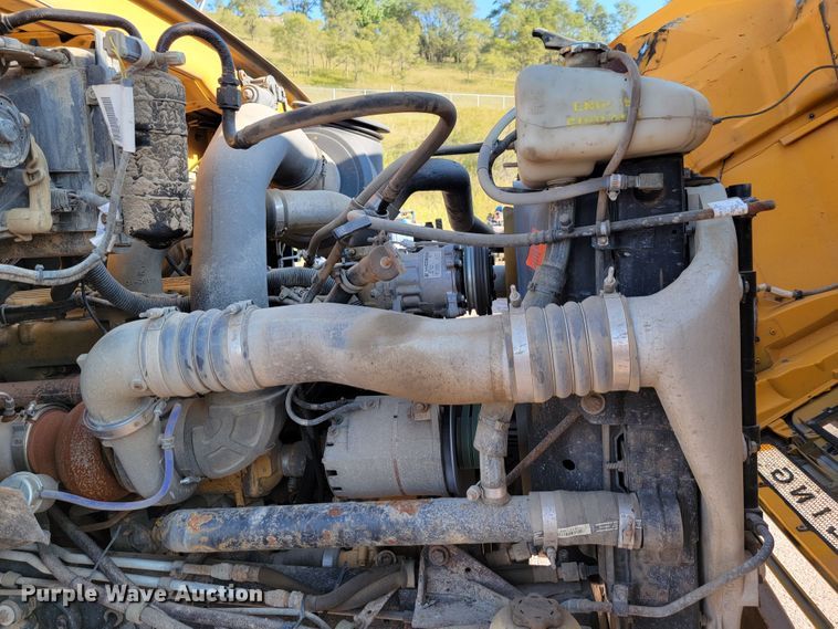 image for item JC9595 2001 Sterling LT4500  semi truck