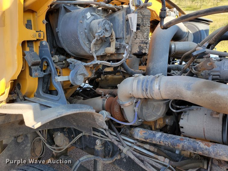 image for item JC9595 2001 Sterling LT4500  semi truck