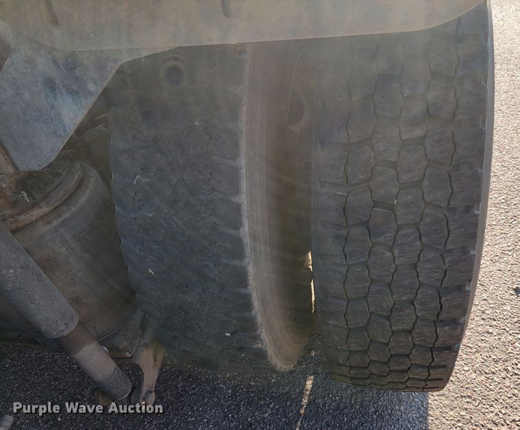 image for item JC9595 2001 Sterling LT4500  semi truck