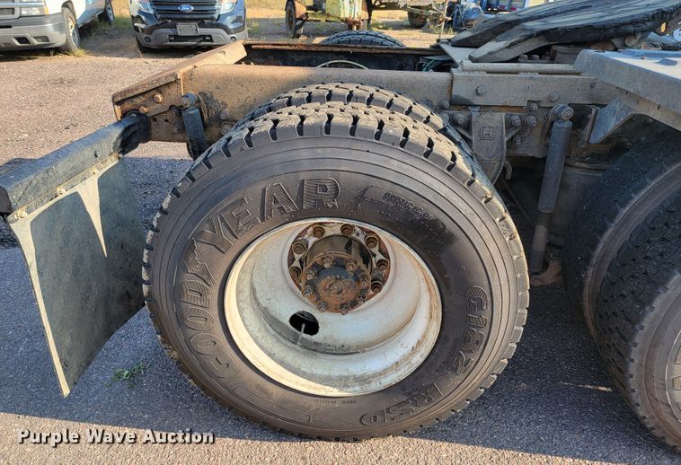 image for item JC9595 2001 Sterling LT4500  semi truck