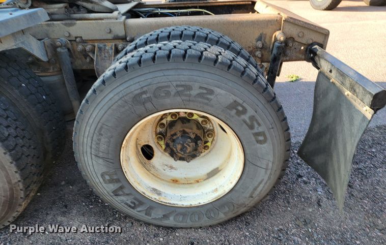 image for item JC9595 2001 Sterling LT4500  semi truck