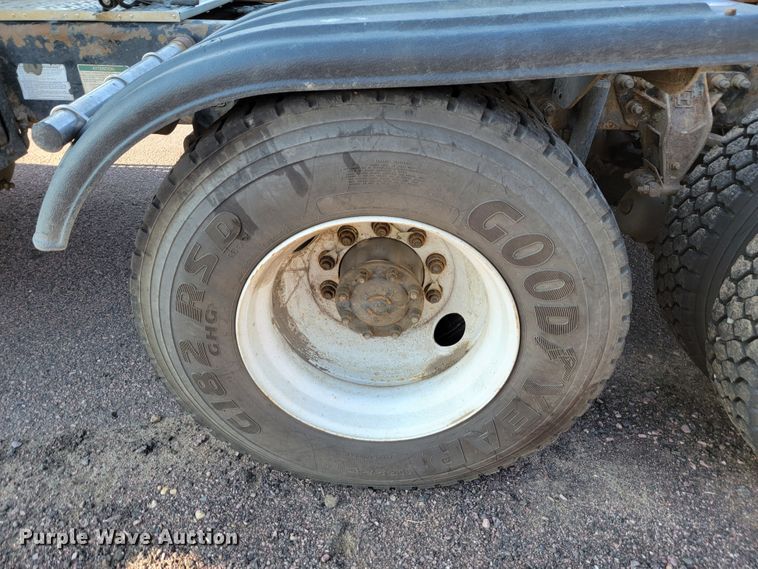 image for item JC9595 2001 Sterling LT4500  semi truck