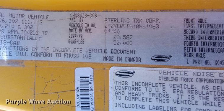 image for item JC9595 2001 Sterling LT4500  semi truck