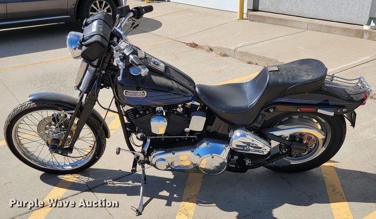 image for item JC9610 1995 Harley Davidson FXSTSB  motorcycle