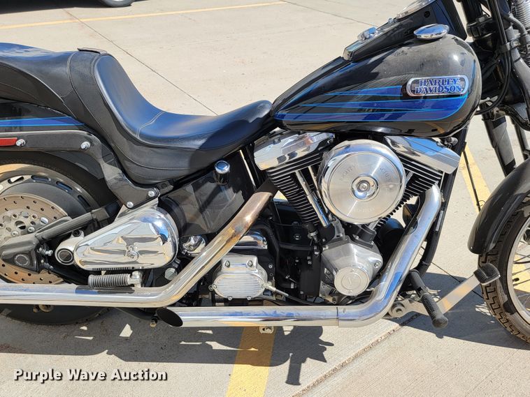 image for item JC9610 1995 Harley Davidson FXSTSB  motorcycle