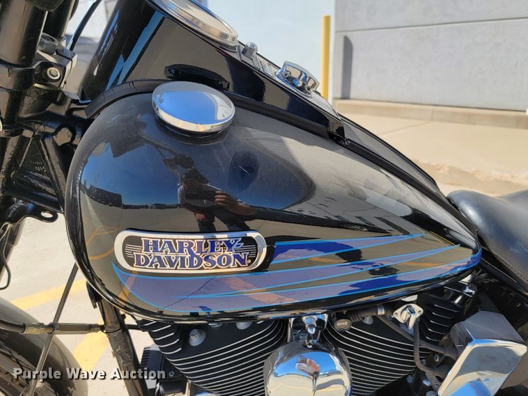 image for item JC9610 1995 Harley Davidson FXSTSB  motorcycle