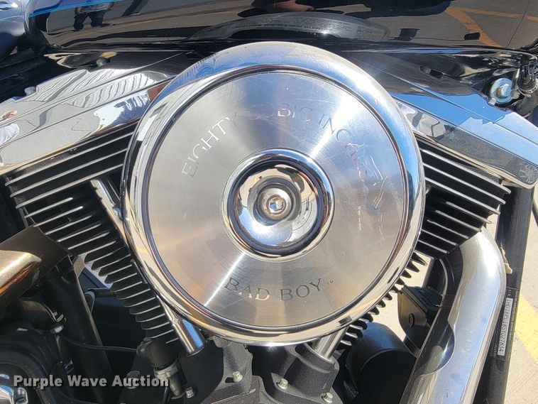 image for item JC9610 1995 Harley Davidson FXSTSB  motorcycle