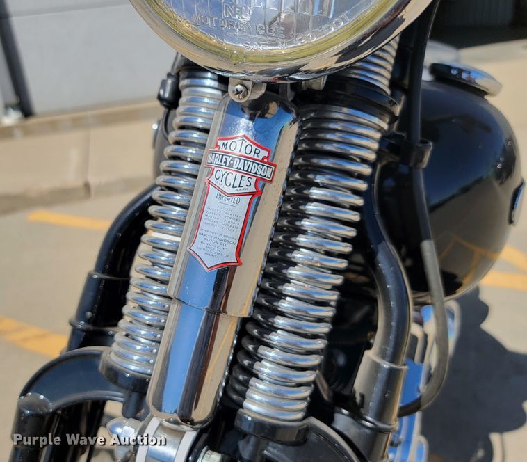 image for item JC9610 1995 Harley Davidson FXSTSB  motorcycle