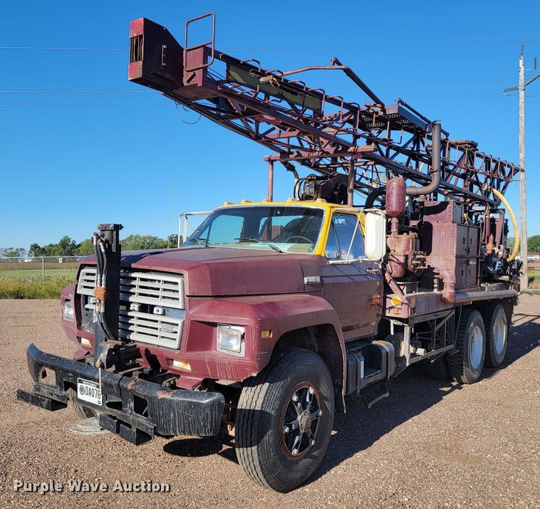 image for item JC9612 1984 Ford FT8000  drilling rig truck