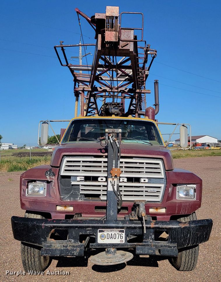 image for item JC9612 1984 Ford FT8000  drilling rig truck