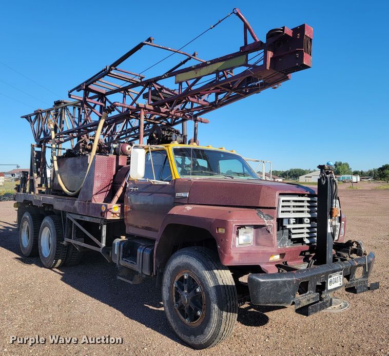 image for item JC9612 1984 Ford FT8000  drilling rig truck