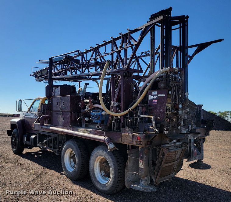 image for item JC9612 1984 Ford FT8000  drilling rig truck