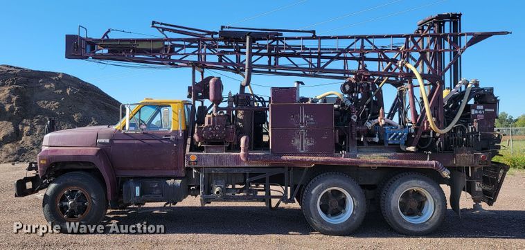 image for item JC9612 1984 Ford FT8000  drilling rig truck