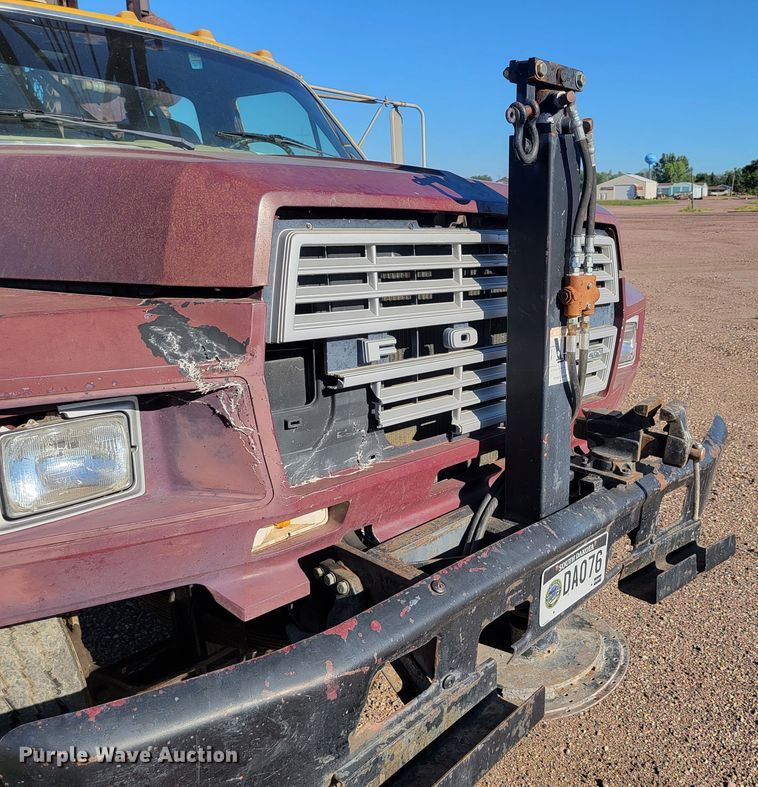 image for item JC9612 1984 Ford FT8000  drilling rig truck