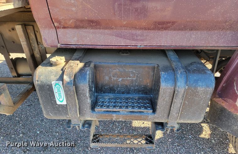 image for item JC9612 1984 Ford FT8000  drilling rig truck