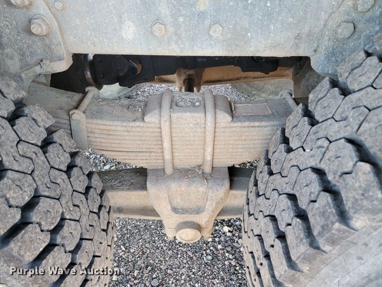 image for item JC9612 1984 Ford FT8000  drilling rig truck