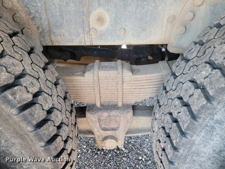 image for item JC9612 1984 Ford FT8000  drilling rig truck