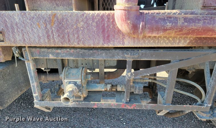 image for item JC9612 1984 Ford FT8000  drilling rig truck