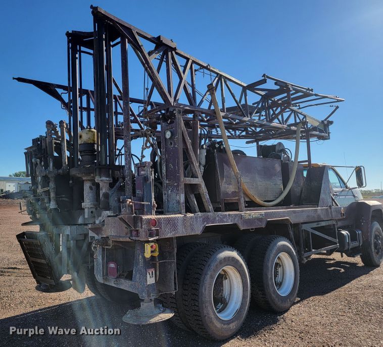 image for item JC9612 1984 Ford FT8000  drilling rig truck