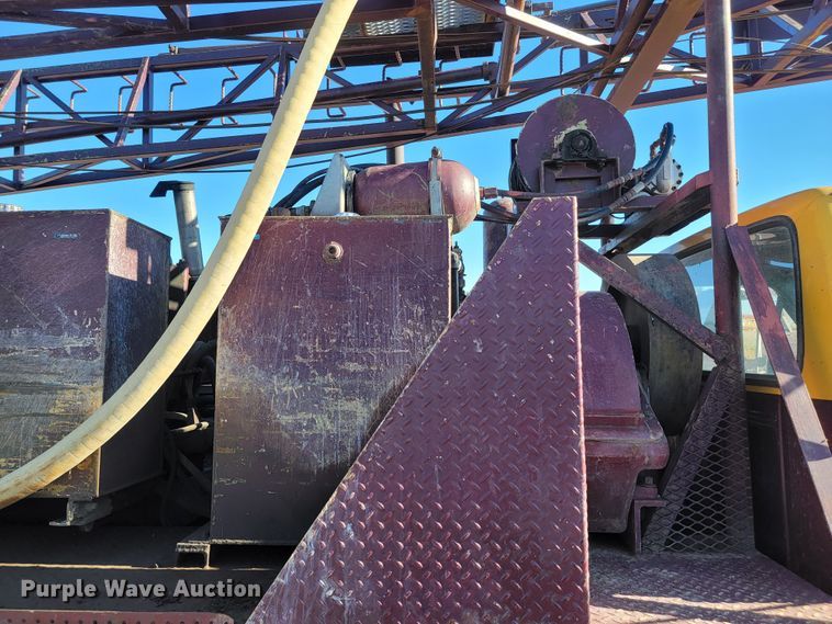 image for item JC9612 1984 Ford FT8000  drilling rig truck