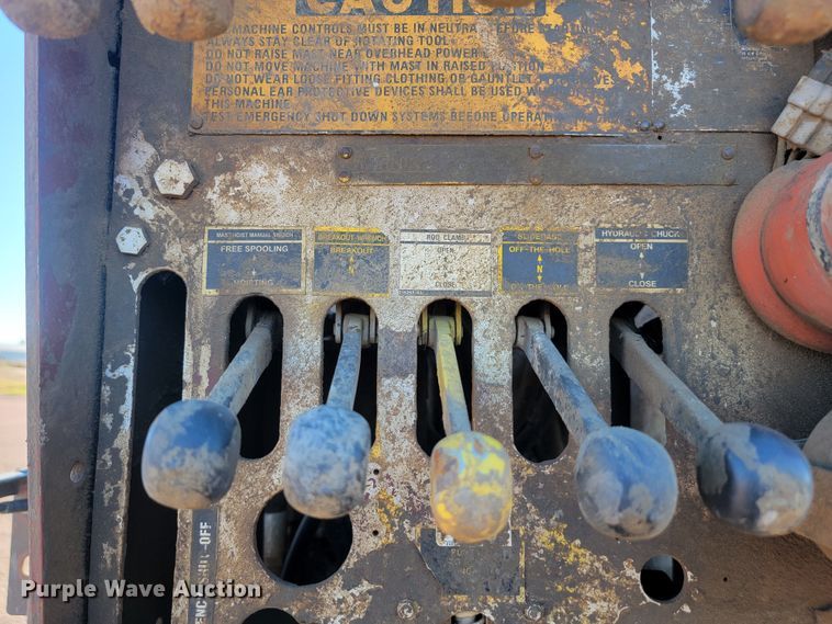 image for item JC9612 1984 Ford FT8000  drilling rig truck