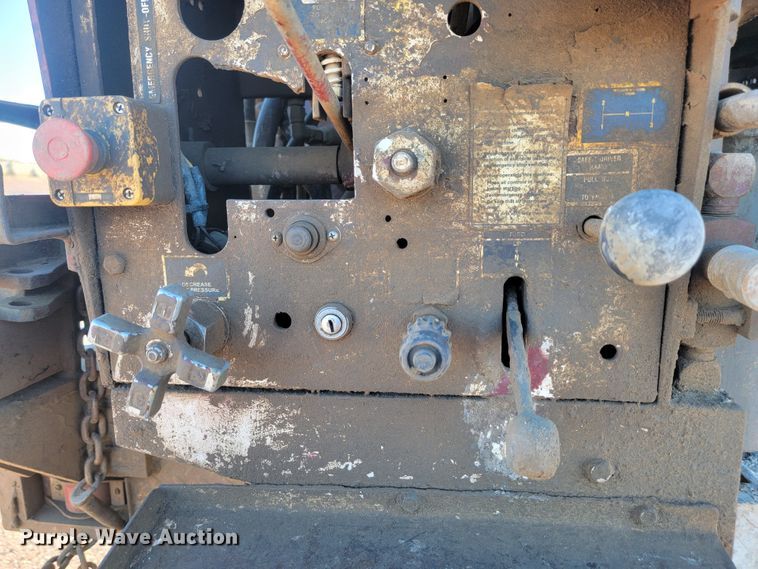 image for item JC9612 1984 Ford FT8000  drilling rig truck